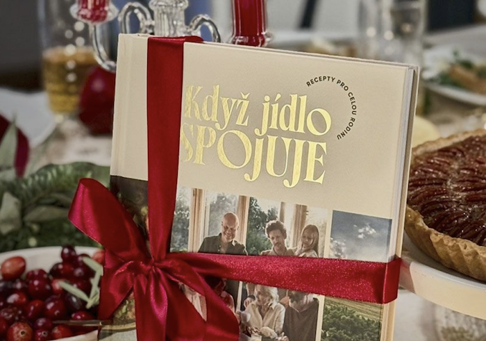Z knih nejvíce inzeroval titul Když jídlo spojuje