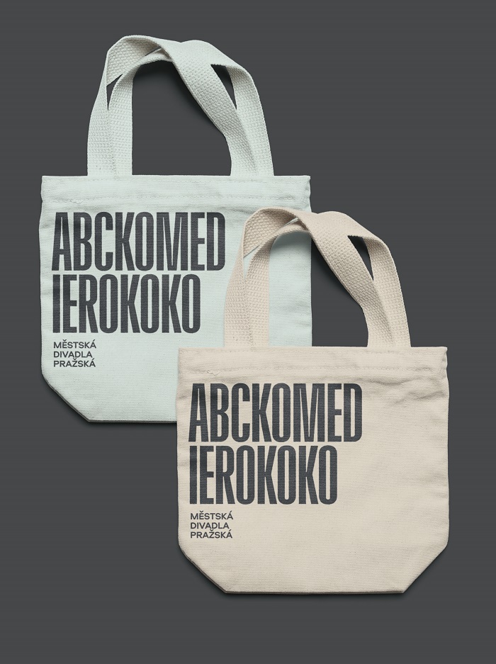 Aplikace nové vizuální identity na plátěné tašky, autor: Ondřej Zámiš, Roman Černohous
