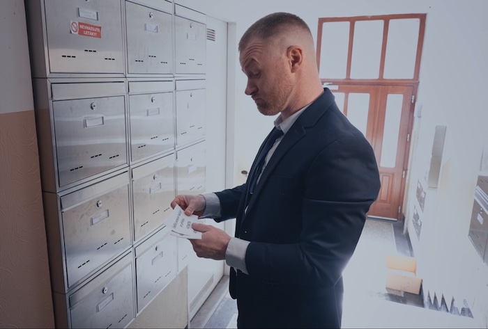 Century 21 v kampani využívá stereotypy o práci v realitách