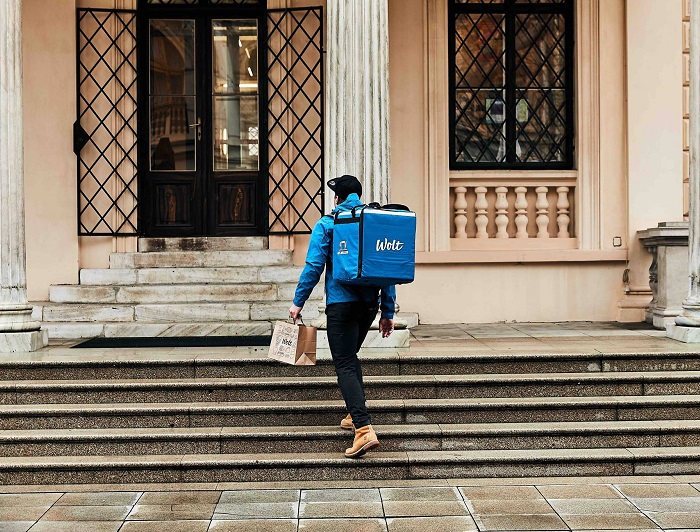 Wolt si na nákup offline médií v CEE zvolil Dentsu