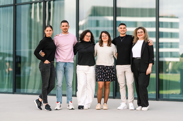 Zleva: Jitka Šmejkalová, Michal Kremina, Jitka Pajurková, Lenka Polová, Jan Mládek a Tereza Wurstová, zdroj: Direct Group
