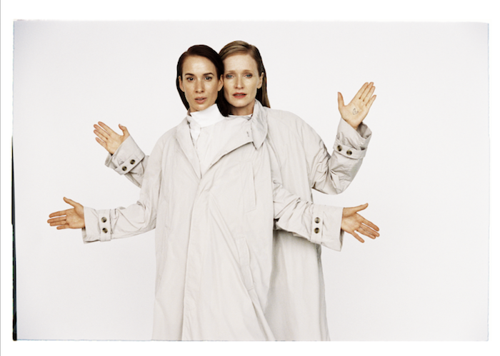 Nehera se v kampani spojuje s Geislerovou a Pauhofovou