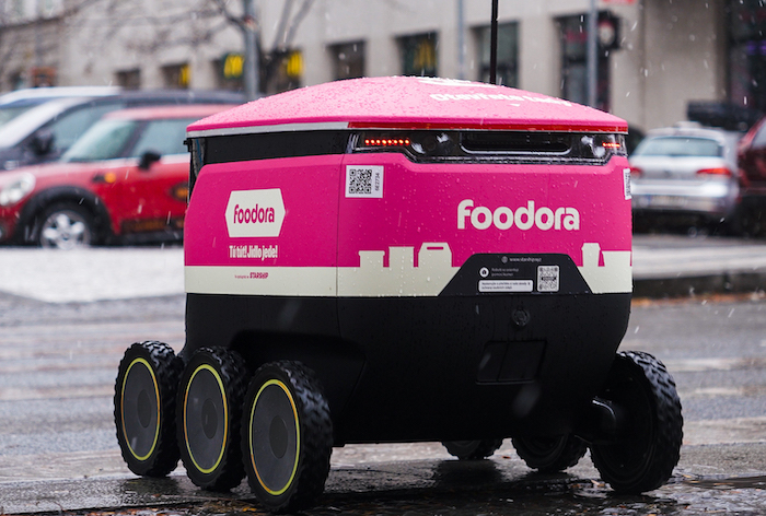 Foodora spouští v Praze robotický rozvoz jídla