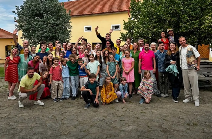 Úterní večer pro seriál Kamarádi, u mladších Jedna rodina