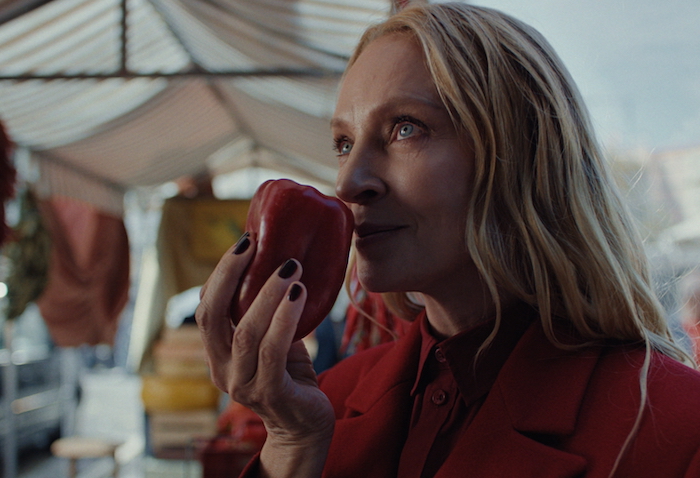 Uma Thurman se v kampani inspiruje k outfitu i na farmářském trhu, zdroj: Zalando.