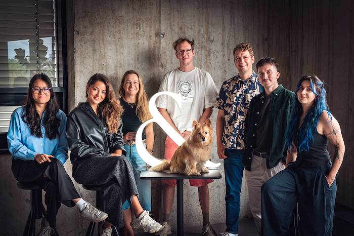 Kreativu Saatchi & Saatchi vede Schneider, business Dubová