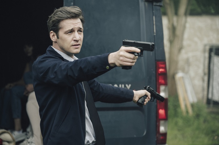 Pořadem středečního večera zůstává seriál Hrdina