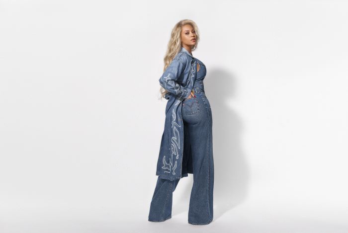 Levi’s pokračuje ve spolupráci s Beyoncé, jdou na kulečník