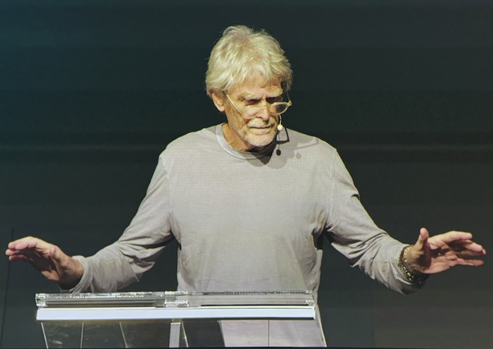 Sir John Hegarty na konferenci Brand Management v Praze 3. října, ,zdroj: MediaGuru.cz