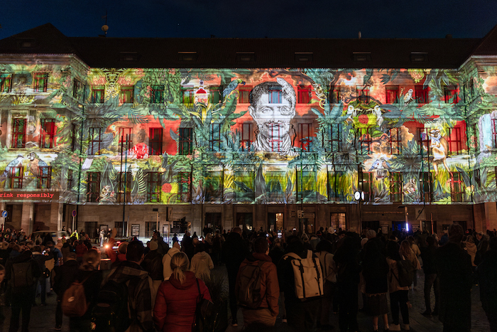 Pod videomappingem značky Don Papa je podepsána londýnská umělkyně Mischa Ying, zdroj: Signal Festival.