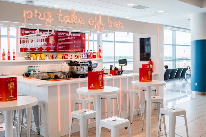 PRG Take Off Bar, zdroj: Lagardère Travel Retail