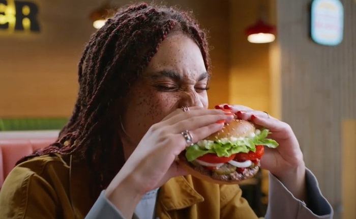 Burger King podporuje kampaní nový Whopper