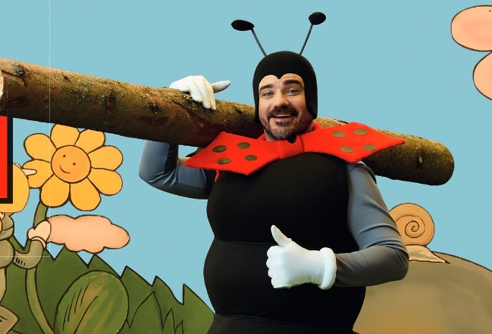 Kotek se v nové kampani Bauhausu mění ve Ferdu Mravence