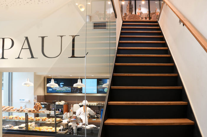 Nová pobočka na Masarykově nádraží je dvoupatrová, zdroj: Paul.