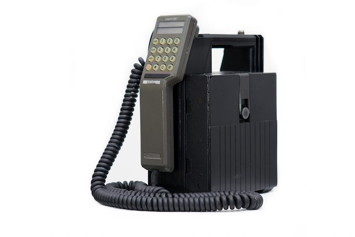 Historicky první mobilní hovor se uskutečnil z přenosného telefonu Vodafone VT1, zdroj: Vodafone.