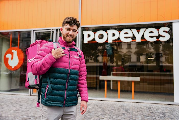 Popeyes spouští rozvoz, spolupracuje s Foodorou
