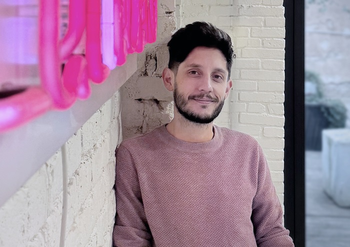 Kreativním ředitelem Hullabaloo je Vítězslav Štrobl