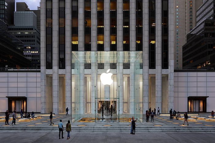 Apple Cube na Páté avenue v New Yorku, zdroj: Apple