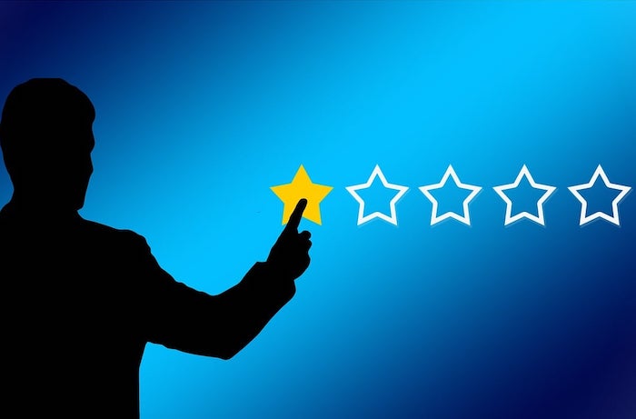 U rozhodování Čechů vedou recenze nad slevami