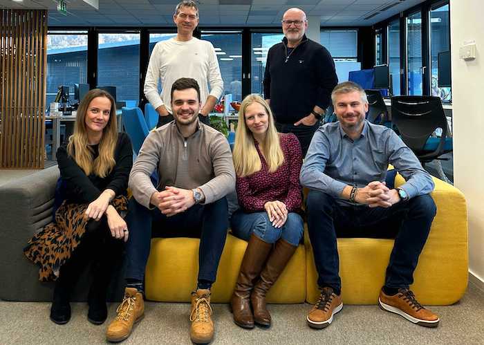 Vedení agentury Market (stojící zleva): Tomáš Ševčík (COO), Miroslav Král (CEO), (sedící zleva): Gabriela Martinčeková (Marketing and PR Manager), Jakub Kalmár (Account Director), Silvie Kaderka (People and Culture Director), Milan Kubát (Head of Growth and Business Development), zdroj: Marketup