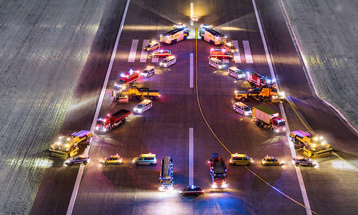 Letiště Praha vytvořilo na ranveji vánoční stromek