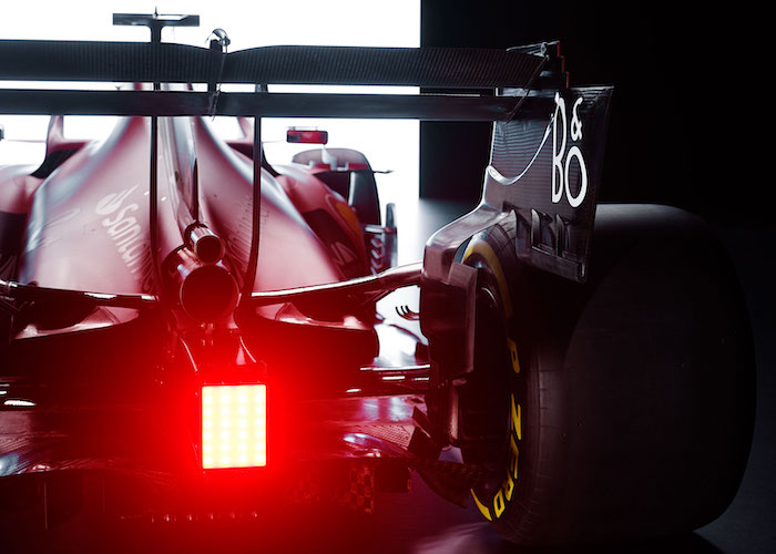 Bang & Olufsen obnovuje partnerství se Scuderia Ferrari