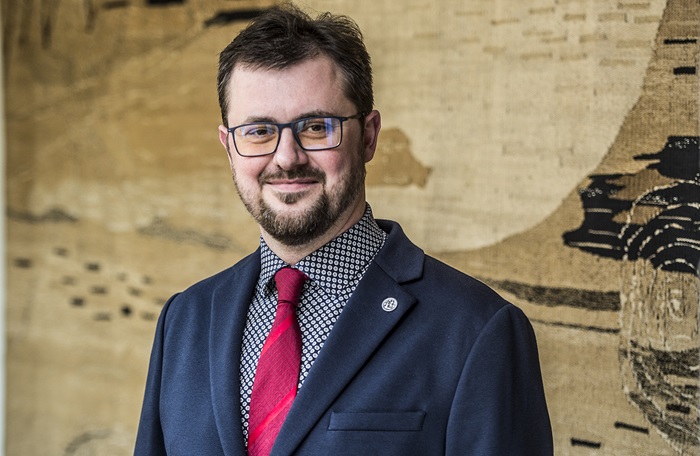 Vlach končí na UK, nechce být součástí kampaně rektorky