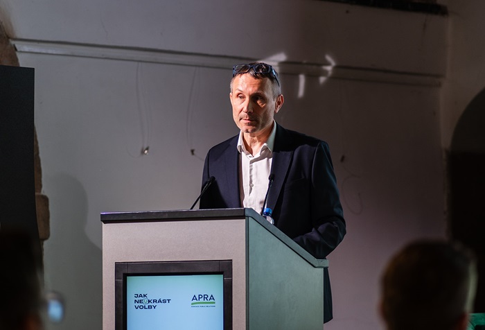 Politickou kampaň hodnotí Češi lépe, než jak její průběh očekávali