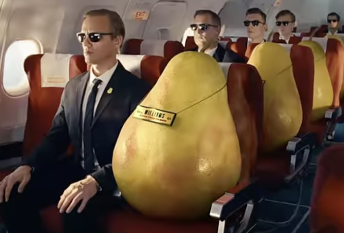 Rudolf Jelínek v kampani hlásí, že „Teď letí hrušky“