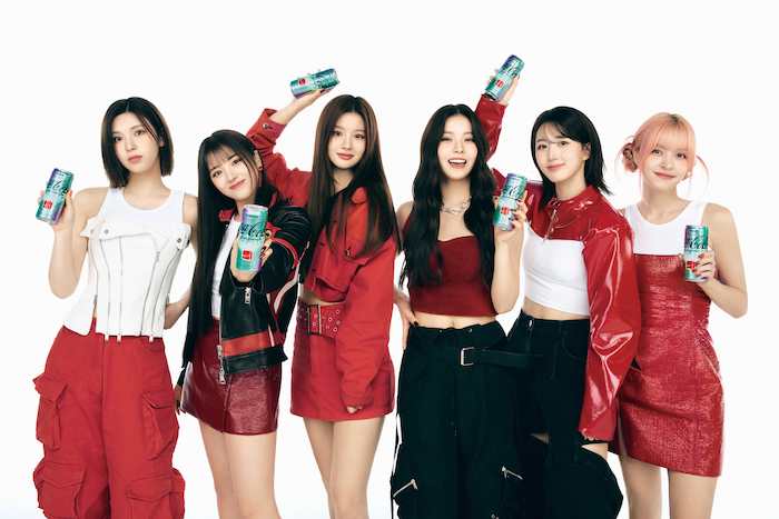 Coca-Cola uvádí v Česku novou limitku, „oslavuje" K-Pop