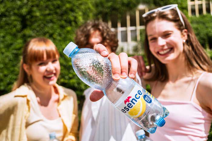 Esence od Mattoni představuje kampaň „Bez tíže“