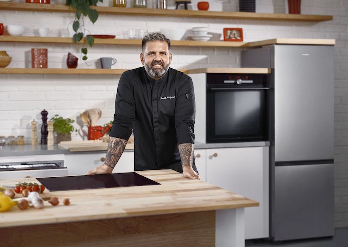 Mora se nově spojuje se šéfkuchařem Kašpárkem