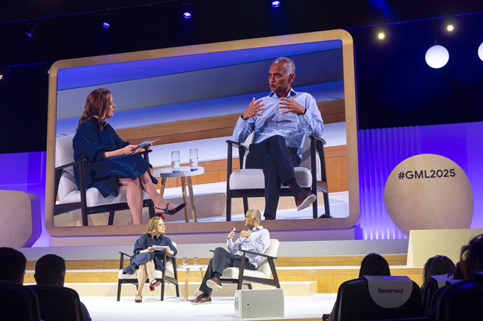 Debbie Weinstein a Pandu Nayak na Google Marketing Live, zdroj: Google