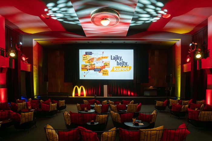 McDonald’s podporuje novinku mockumentem „Lajky, hejty, kuřecí“