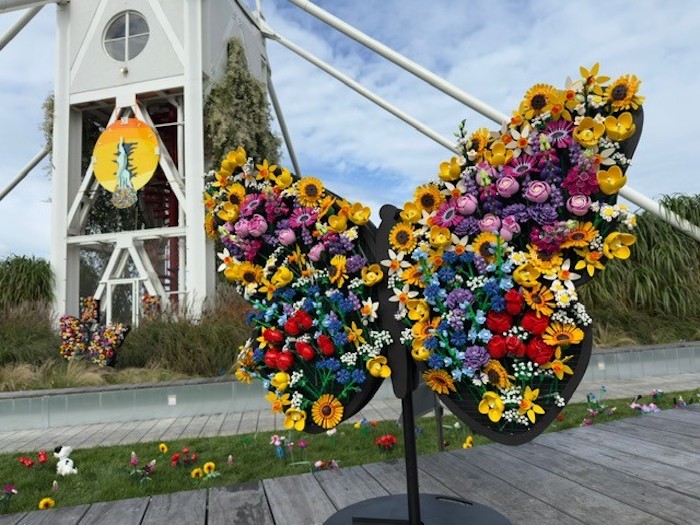 Na střeše Křižíkových pavilonů bude možné si užít Lego Botanicals Relax zóna, zdroj: Designblok.