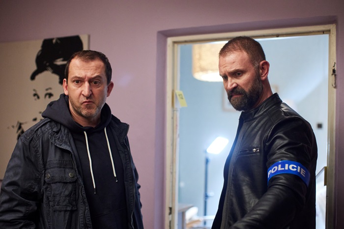 Neděle pro Vedlejší produkt, poté Málo mě znáš