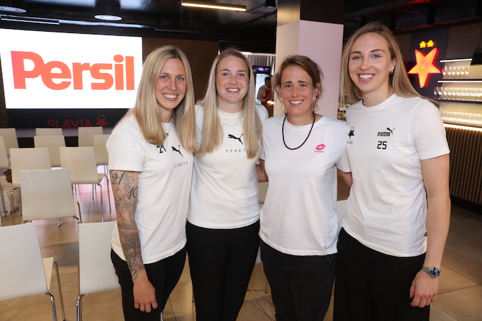 Ambasadorky kampaně značky Persil (zleva): Kateřina Svitková, Tereza Krejčiříková, Mária Korenčiová a Barbora Votíková, zdroj: Persil / Henkel