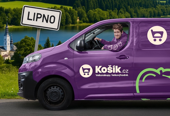 Košík rozváží v létě na Lipně, nákup doveze i do hotelu