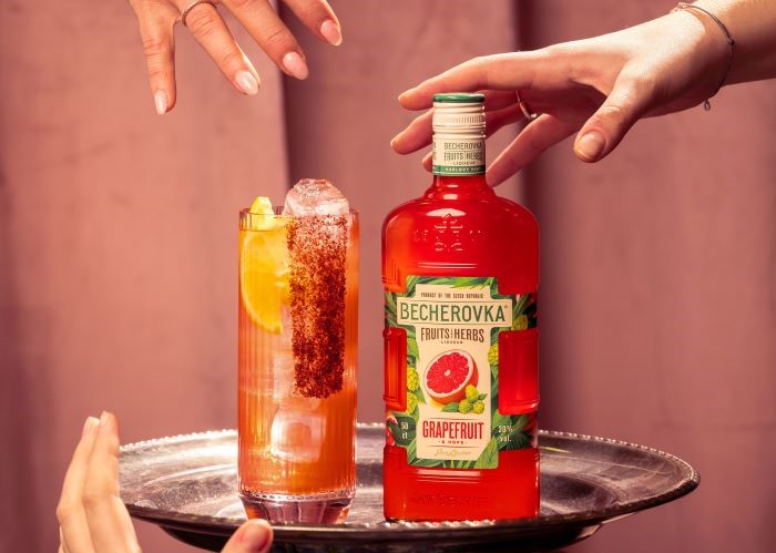 Becherovka uvádí na trh novinku Grapefruit & Hops