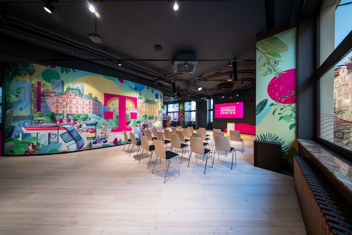 Hlavní dominantou designu nové pobočky MEC v Brně je speciální grafika vytvořená v rámci konceptu Local art, zdroj: T-Mobile.