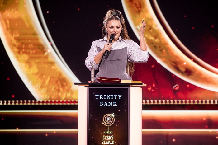 Absolutním slavíkem je pro letošní rok Ewa Farna, která získala i zlatého slavíka v kategorii zpěvačka roku. Zpěvákem roku je Václav Noid Bárta. Kapelou roku je Kabát. Objevem roku Renne Dang. V kategorii hip hop a rap zvítězil Calin. Do Síně slávy letos vstoupil Vladimír Mišík. Letošní ročník zaznamenal nejvyšší počet hlasů ve své novodobé historii - 1,95 mil. hlasů. Foto: TV Nova